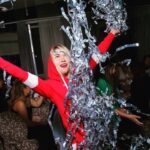 бумажное шоу фольгированное серебряное заказать москва и мо